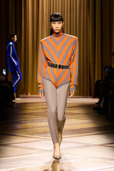 Look 46